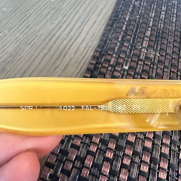 Prada sunglasses with box and case. - Picture 6 of 7